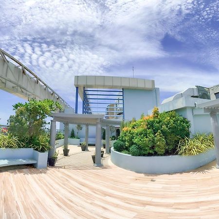Ferienwohnung The Loop 2Br Fully Furnished Corner Unit W Balcony Cagayan de Oro Exterior foto