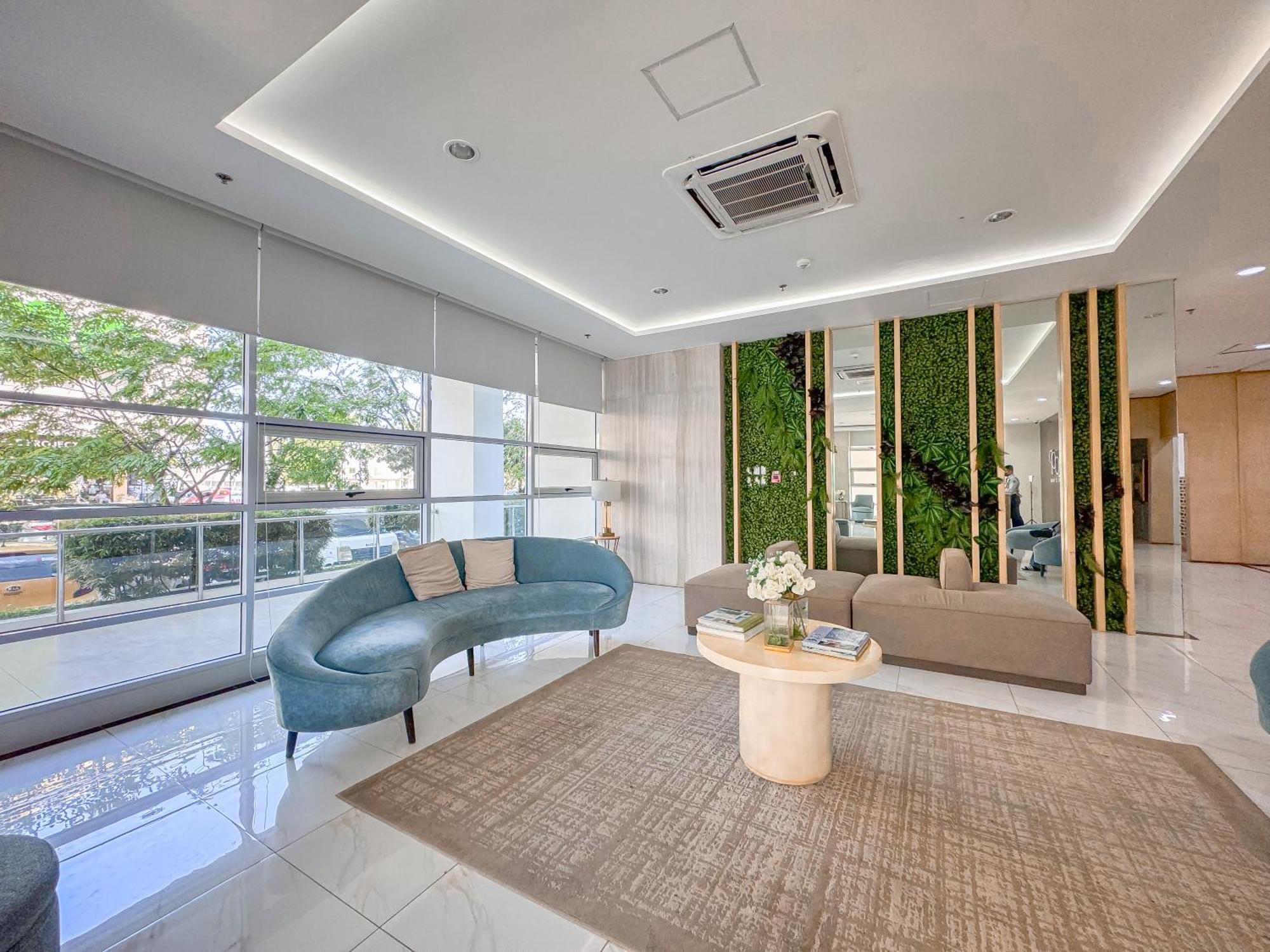 Ferienwohnung The Loop 2Br Fully Furnished Corner Unit W Balcony Cagayan de Oro Exterior foto