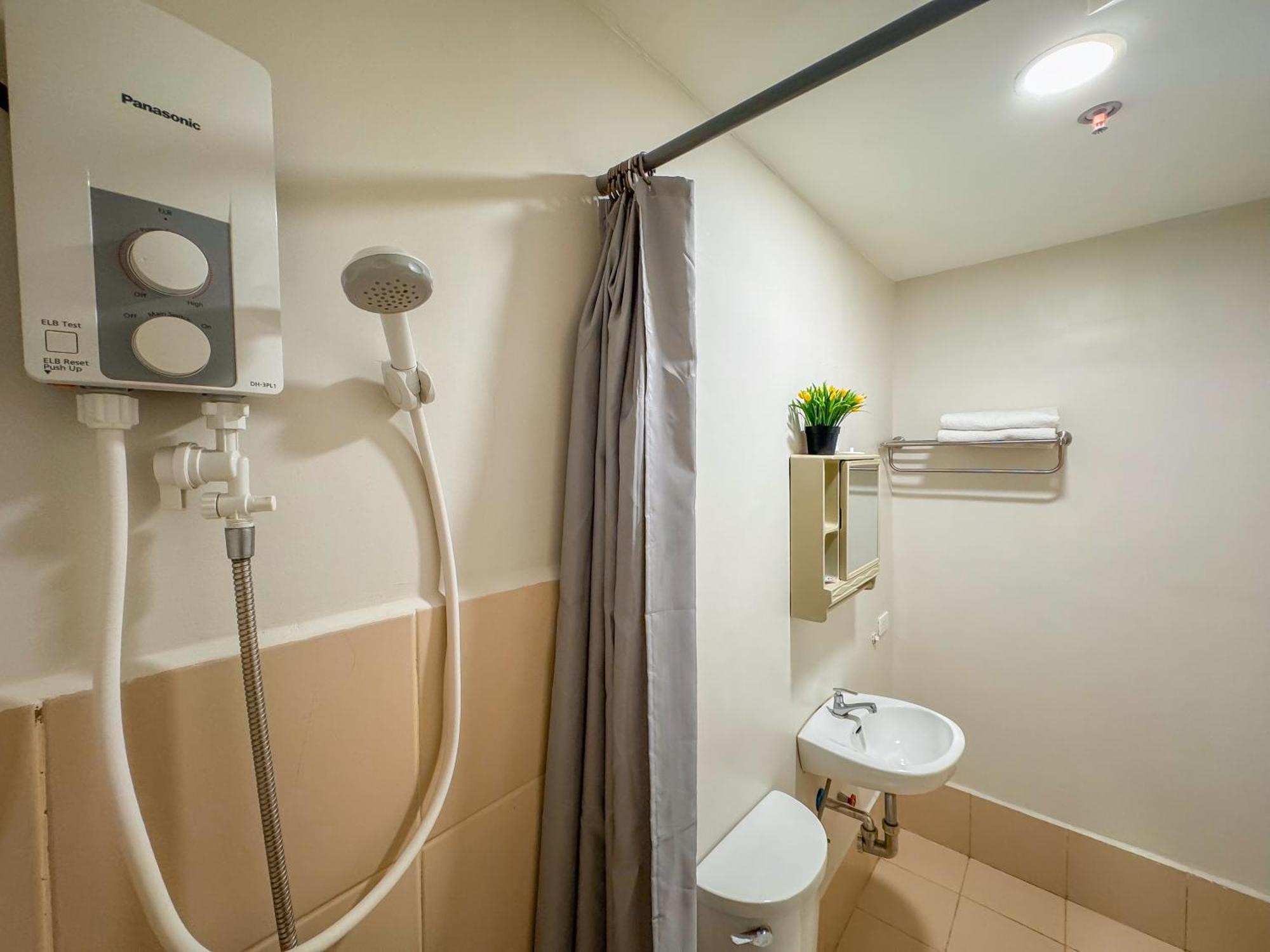 Ferienwohnung The Loop 2Br Fully Furnished Corner Unit W Balcony Cagayan de Oro Exterior foto